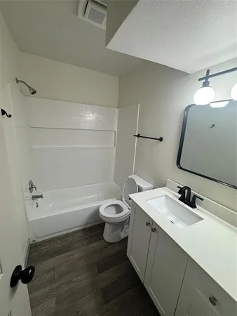 $1,300 | 7300 Comanche Trail, Unit 3, Lake Worth, TX 76135