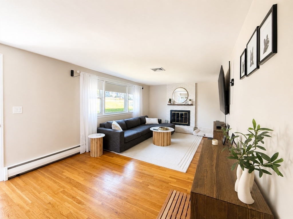 12 Seneca Road Woburn, MA 01801 - Photo 5 of 29