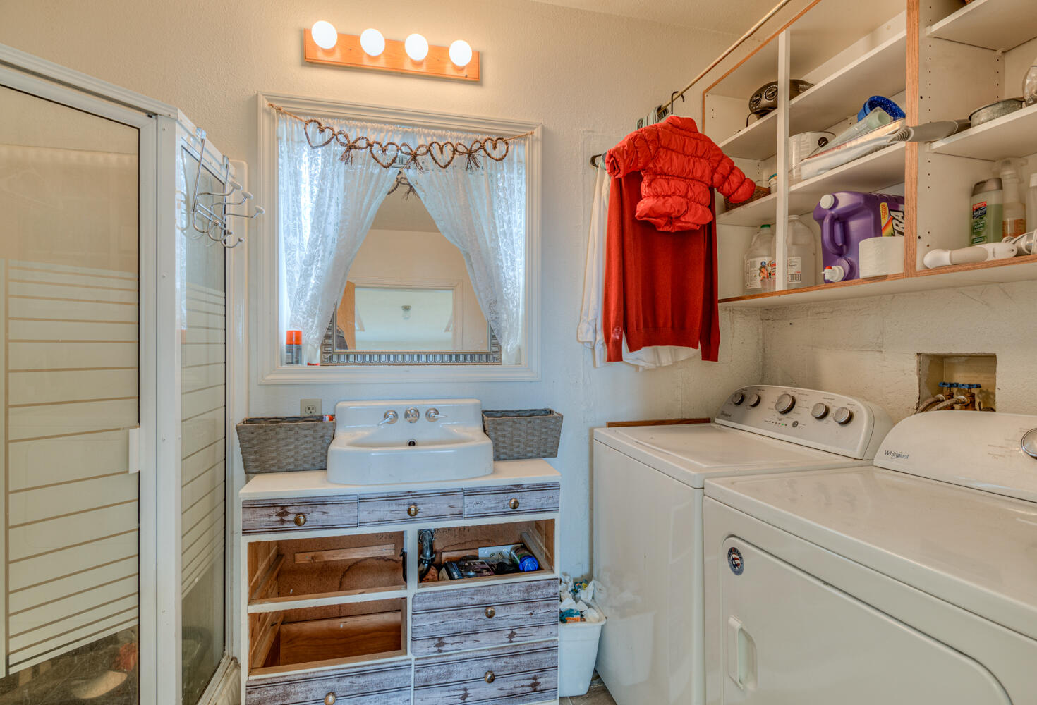 55909 Willa Road Christmas Valley, OR 97641 - Photo 20 of 44 Laundry/ Bathroom
