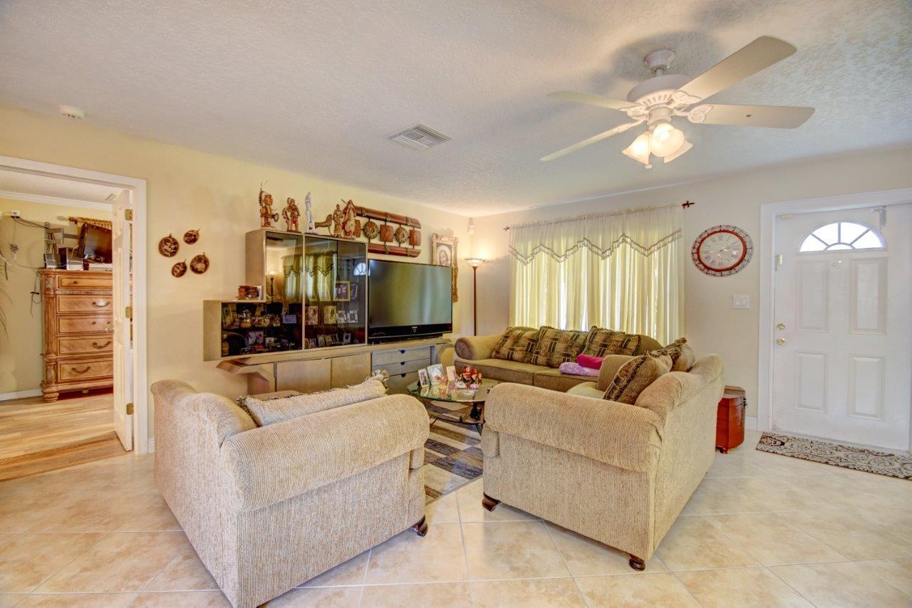 4801 Northwest 2nd Court Boca Raton, FL 33431 - Photo 3 of 17 Virtuals1 (5)