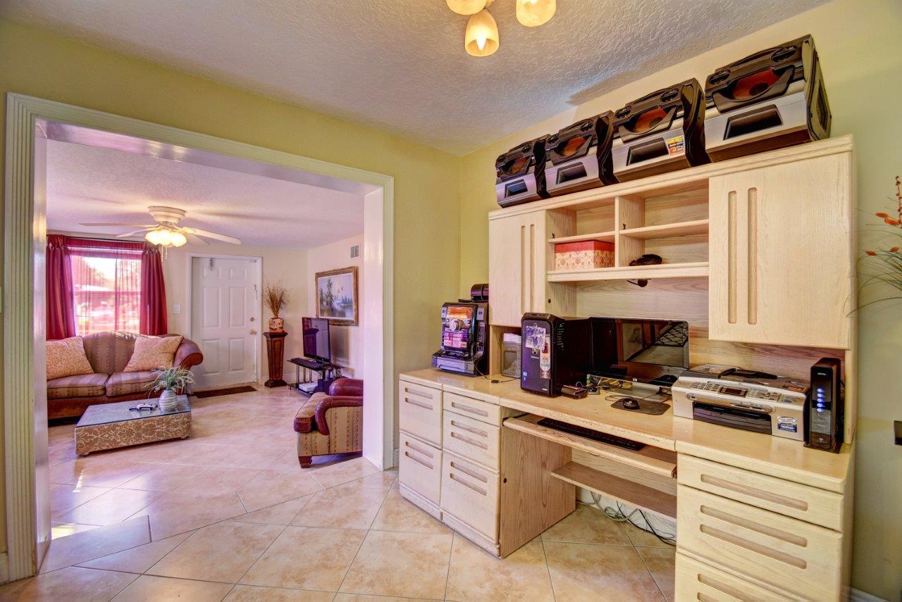 4801 Northwest 2nd Court Boca Raton, FL 33431 - Photo 7 of 17 Virtuals1 (10)