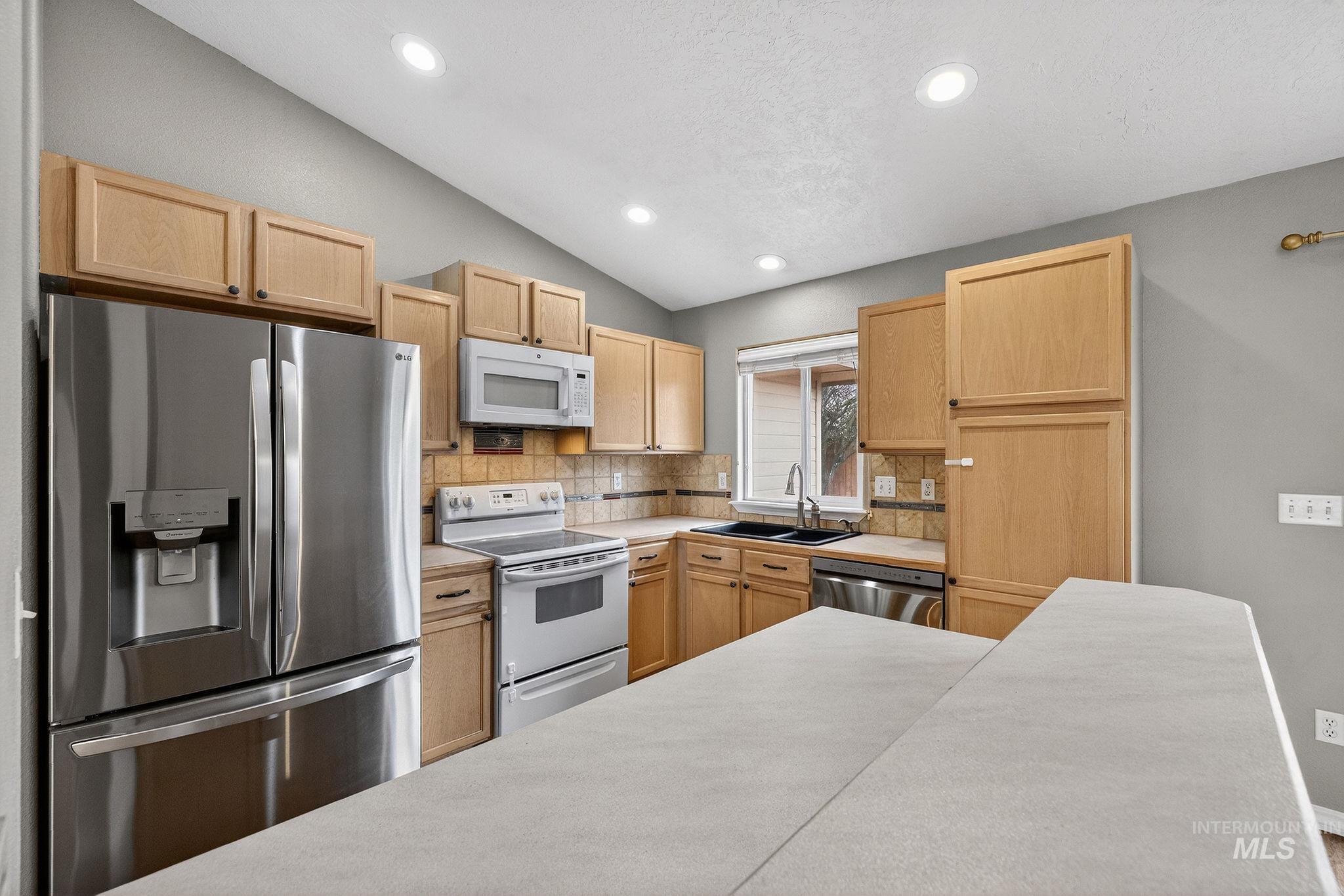 11157 West Red Maple Drive Boise, ID 83709 - Photo 13 of 48