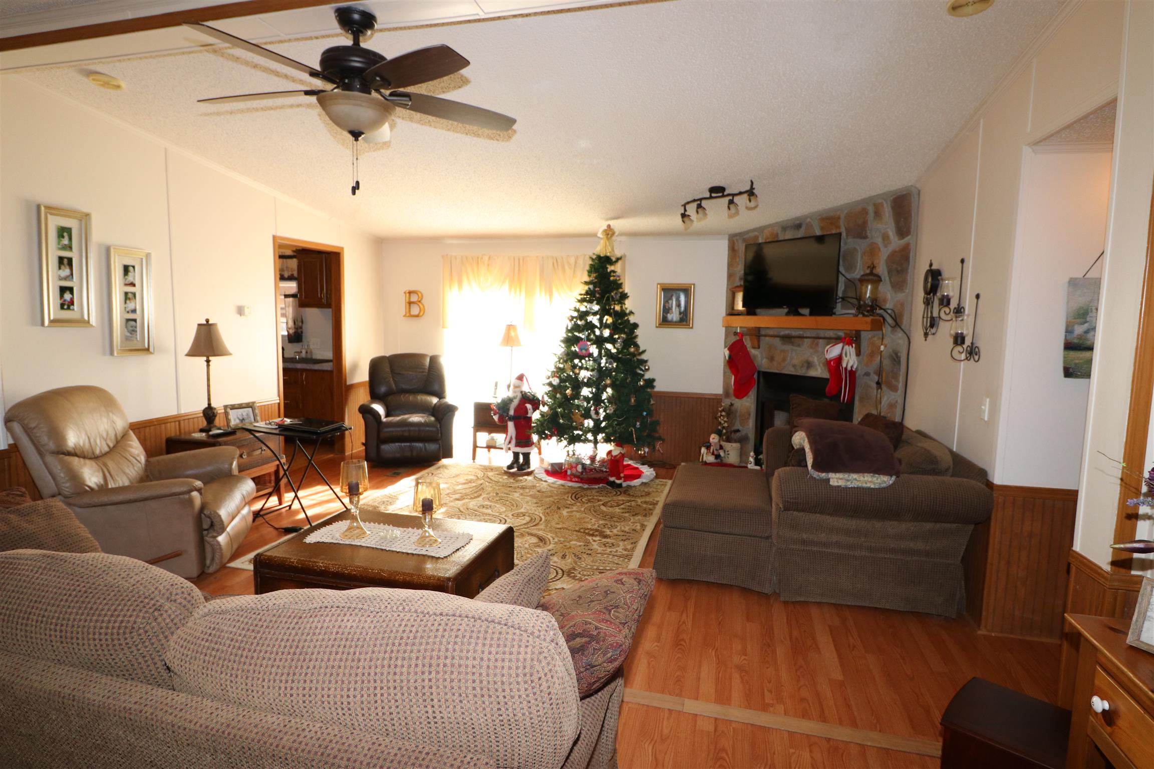 218 Marks Branch Road Leoma, TN 38468 - Photo 10 of 19 Living Room view