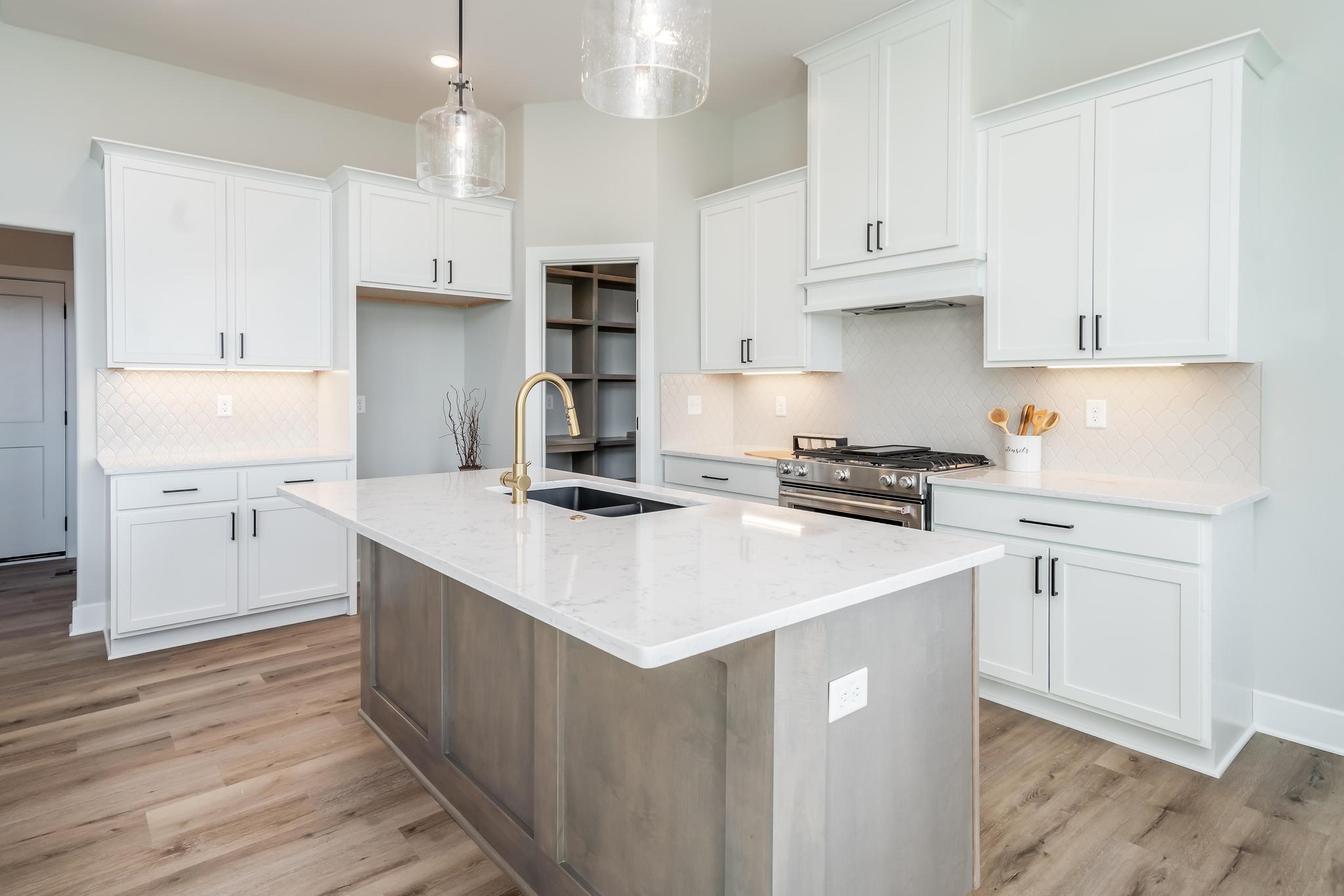 3141 North Pine Grove Circle Wichita, KS 67205 - Photo 8 of 34