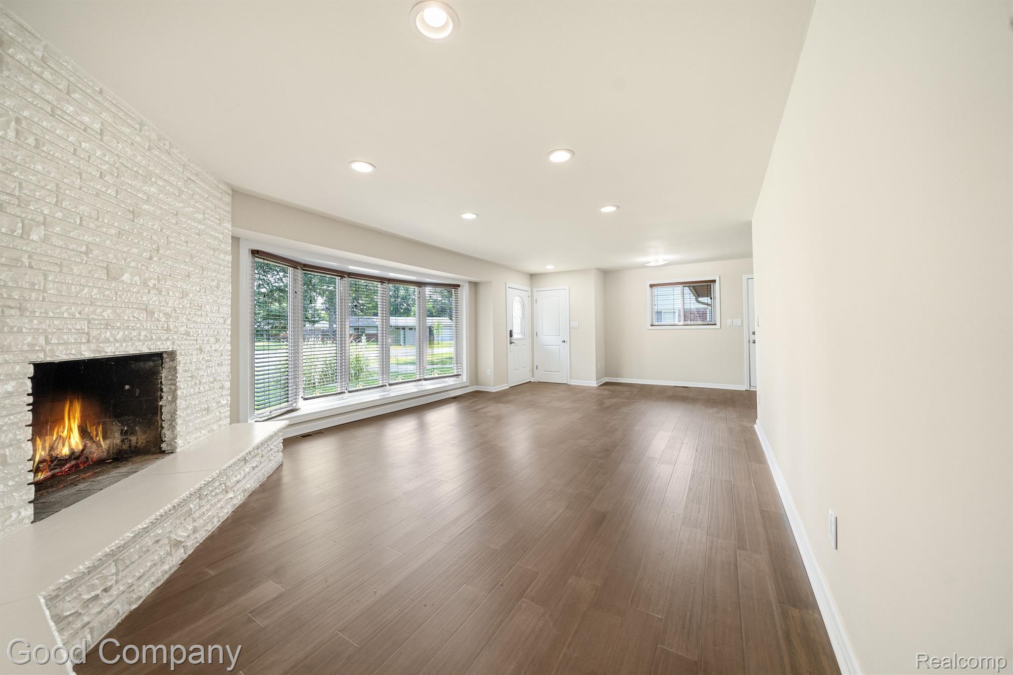 23805 West Lebost Novi, MI 48375 - Photo 13 of 20 Living room