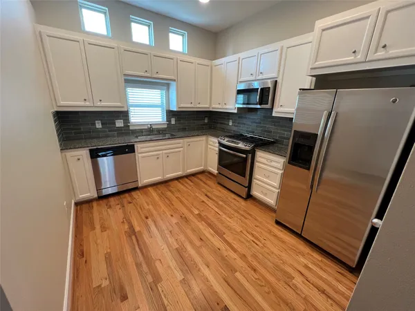 $214,000 | 2710 Hullsmith Drive, Unit 404, Houston, TX 77063