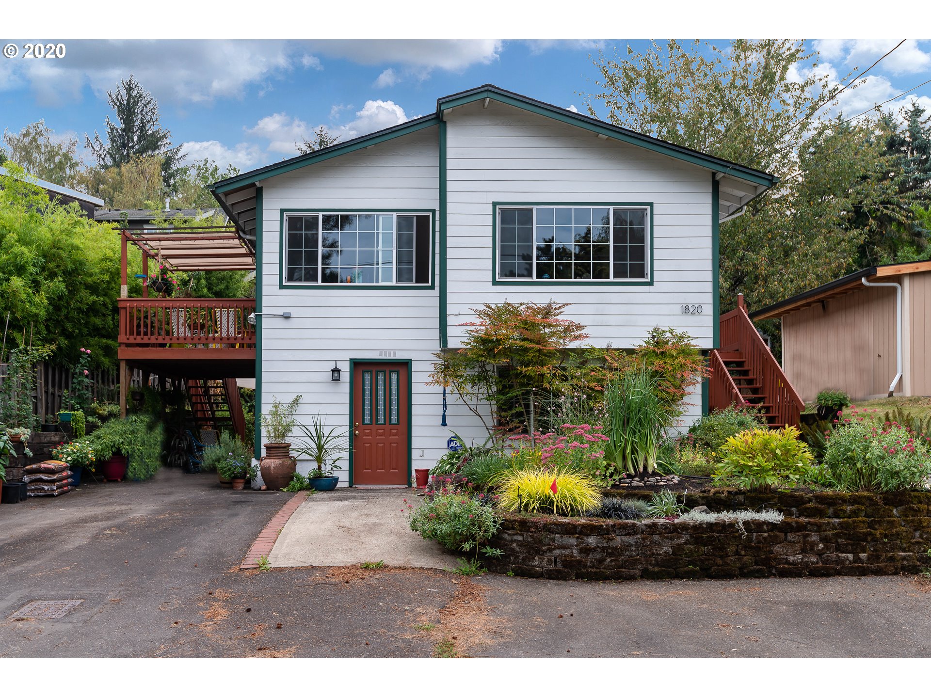 1820 Southwest Logan Street Portland, OR 97219 - Photo 1 of 29 Gallery Image 1