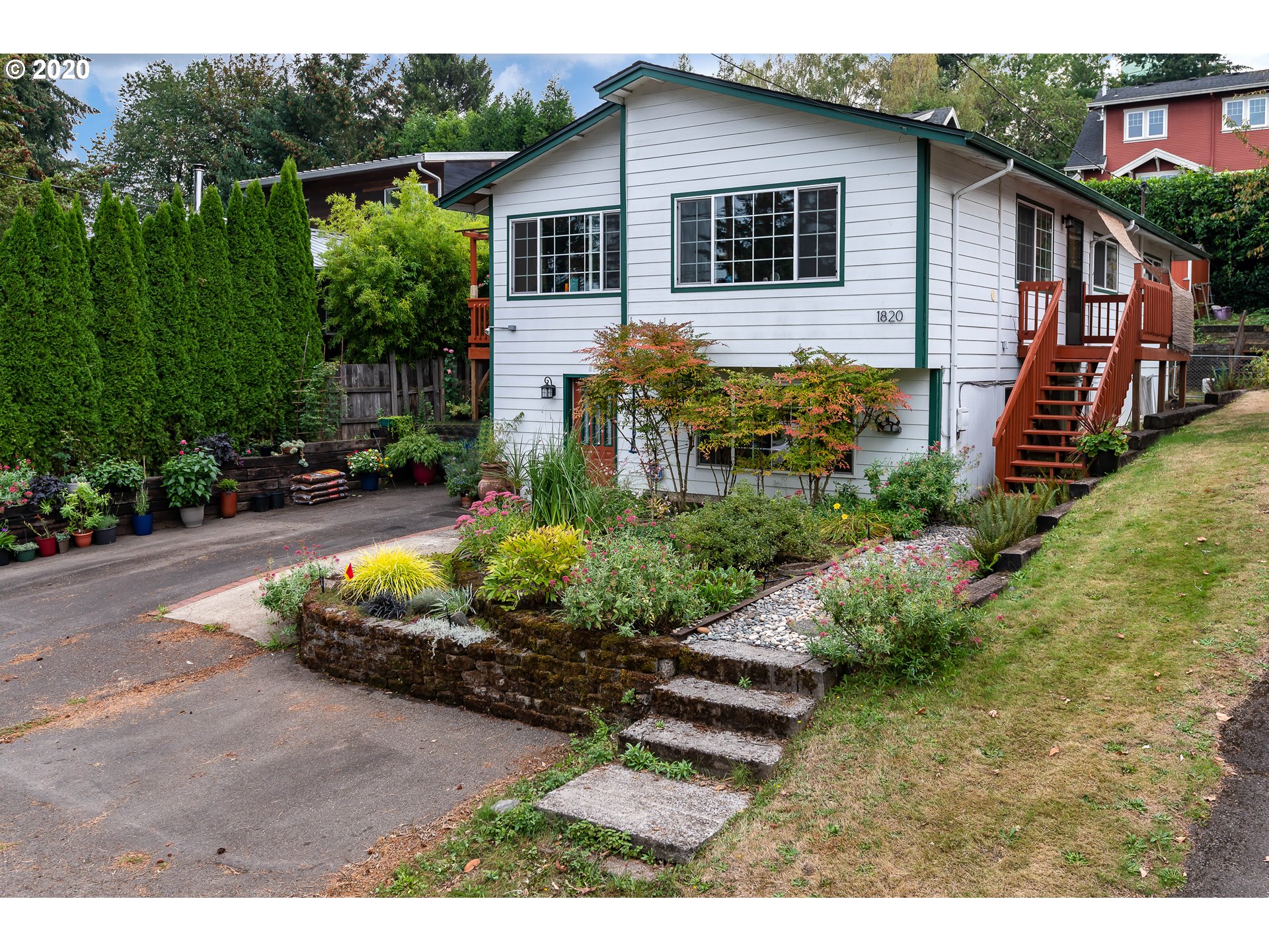 1820 Southwest Logan Street Portland, OR 97219 - Photo 2 of 29 Gallery Image 2