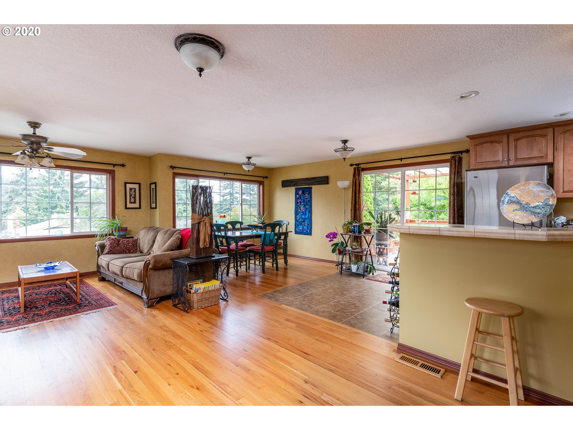 1820 Southwest Logan Street Portland, OR 97219 - Photo 3 of 29 Gallery Image 3