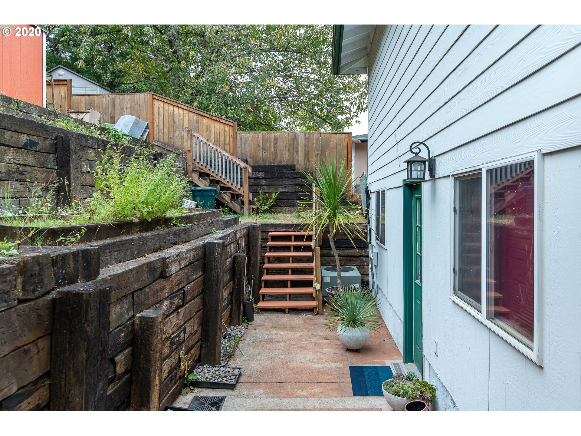 1820 Southwest Logan Street Portland, OR 97219 - Photo 21 of 29 Gallery Image 21