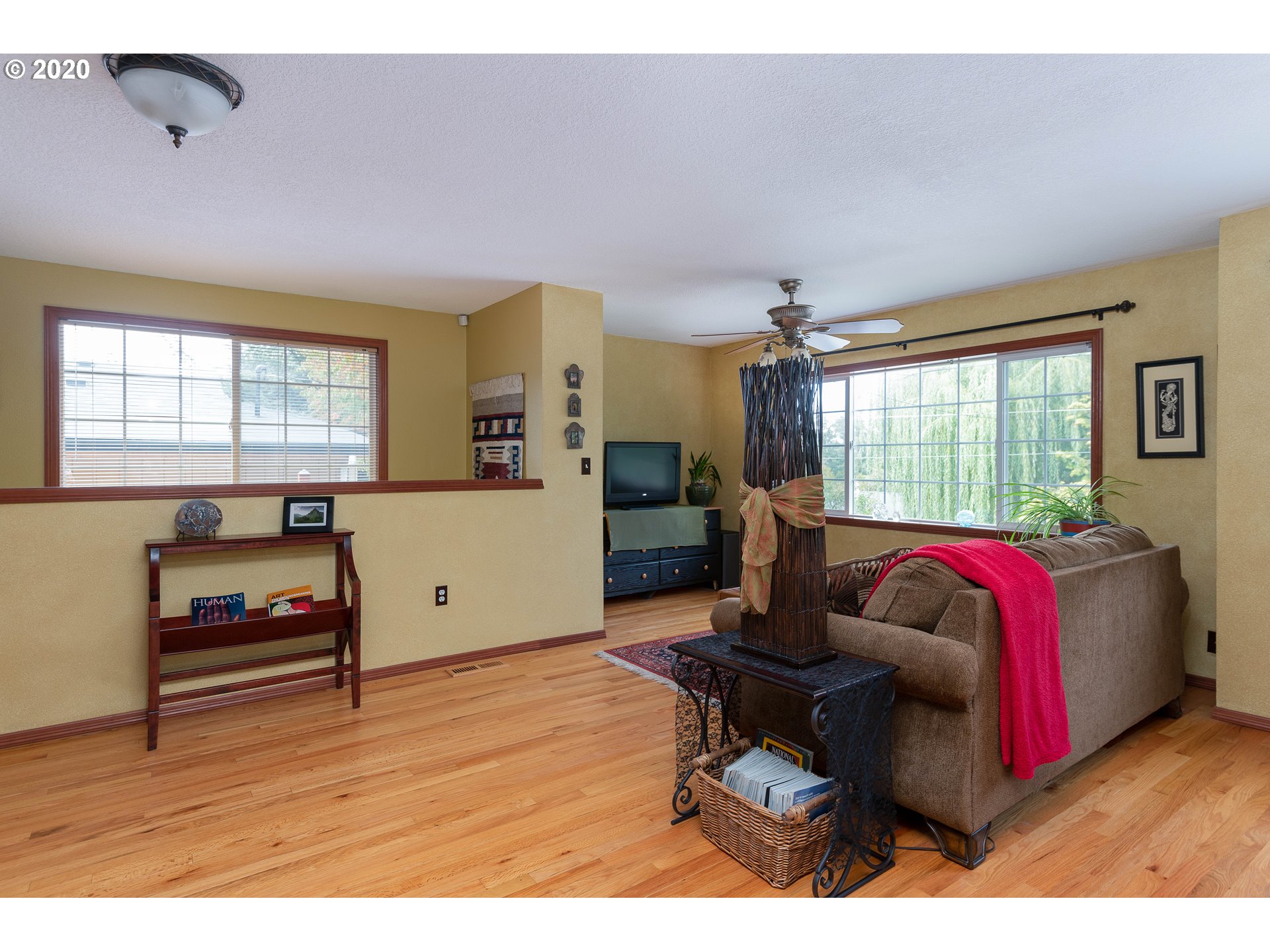 1820 Southwest Logan Street Portland, OR 97219 - Photo 4 of 29 Gallery Image 4