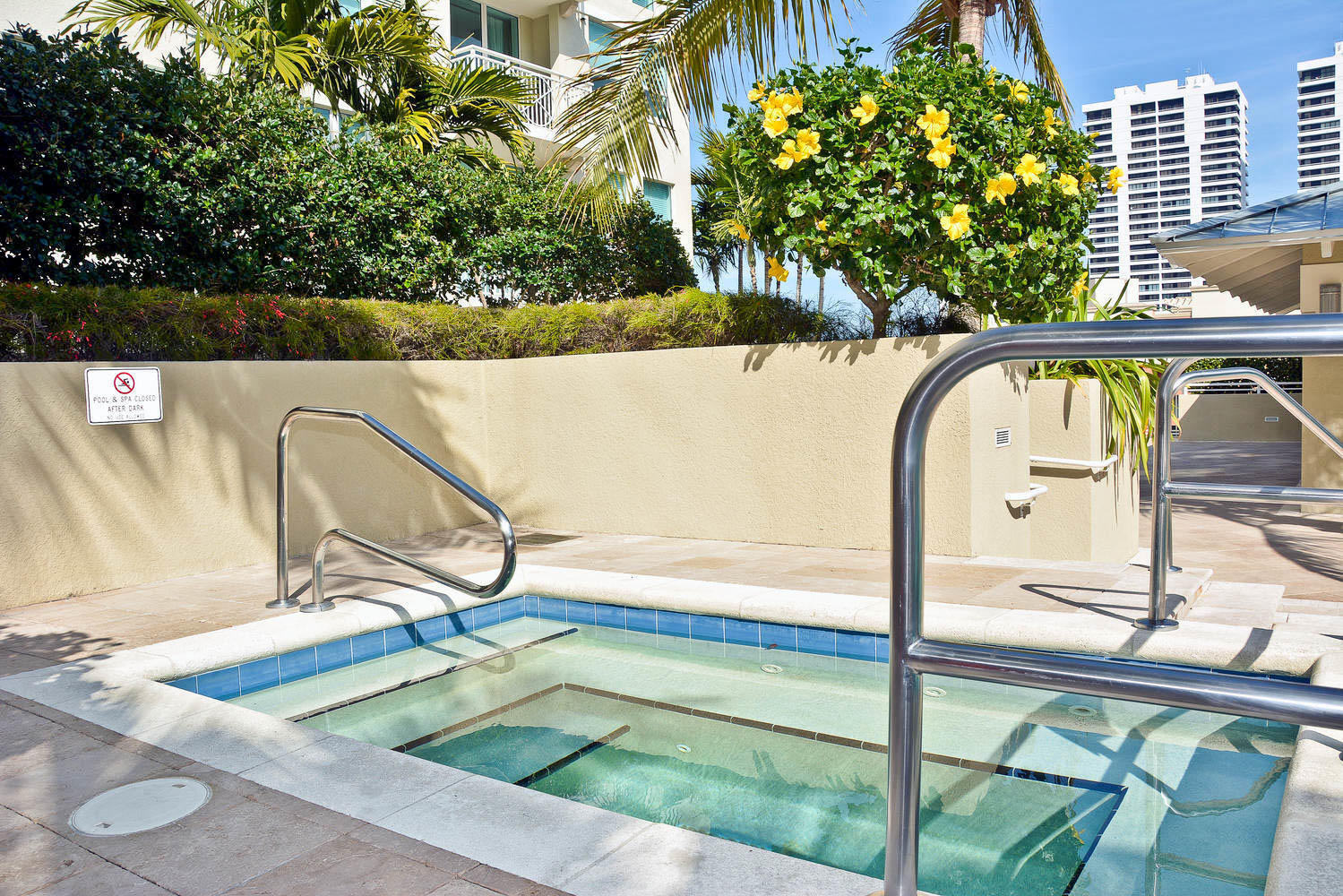 480 Hibiscus Street, Unit 709 West Palm Beach, FL 33401 - Photo 31 of 39 a view of swimming pool from a balcony