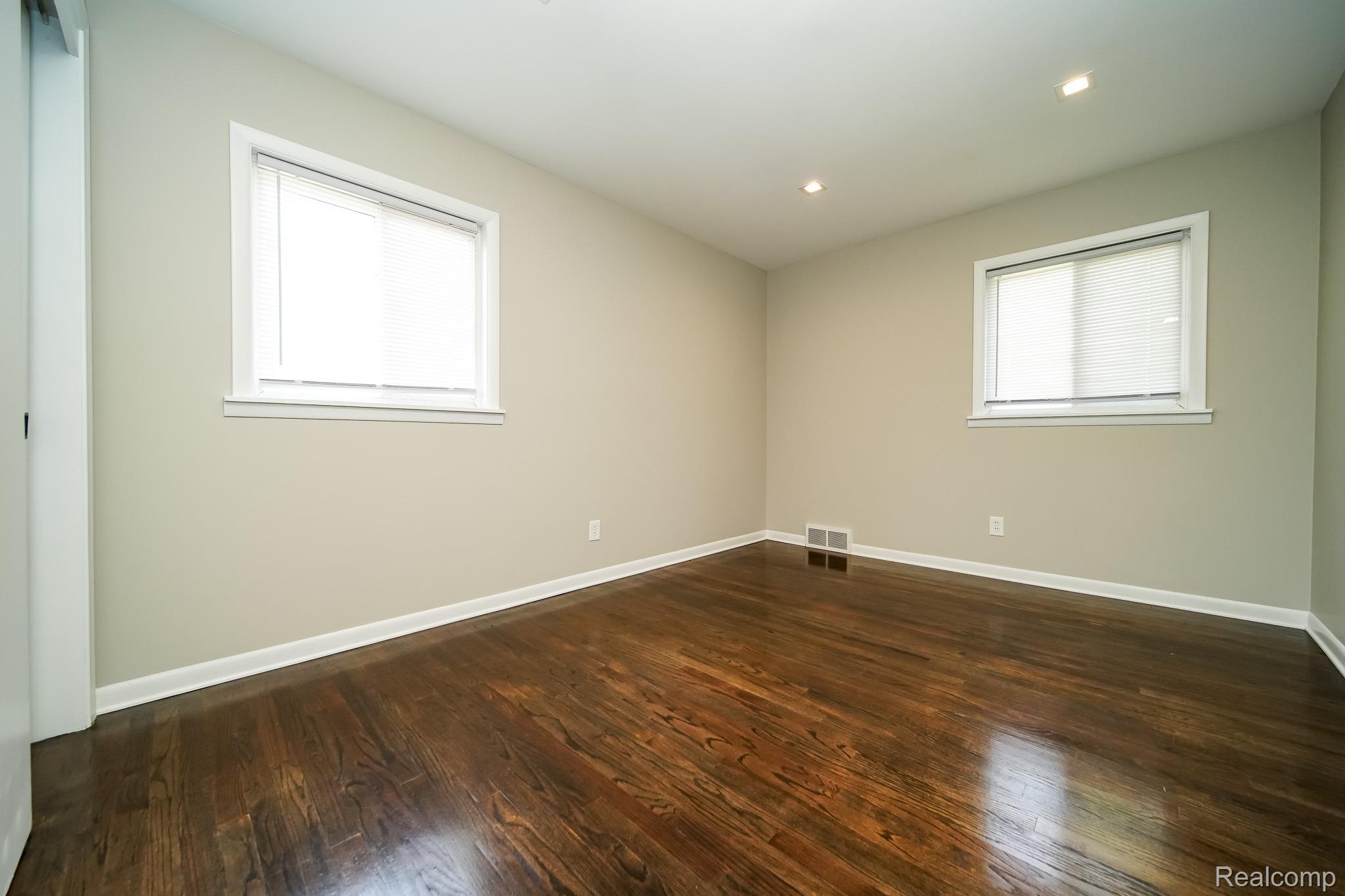 5367 East Thirteen Mile Road Warren, MI 48092 - Photo 40 of 63 DDS02912.jpg
