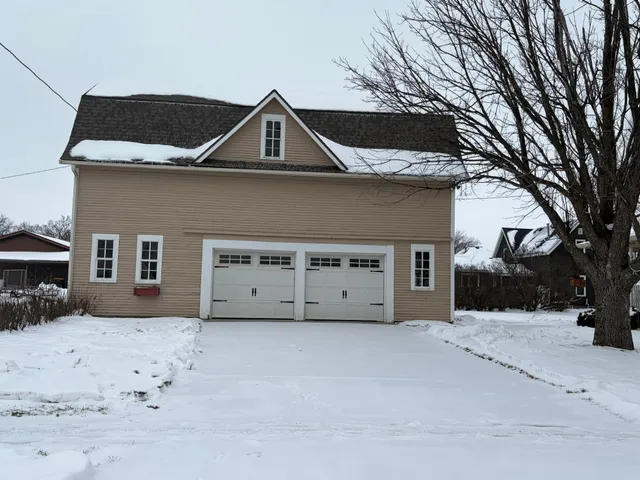 $359,900 | 200 1st Avenue Northwest, Pine Island, MN 55963