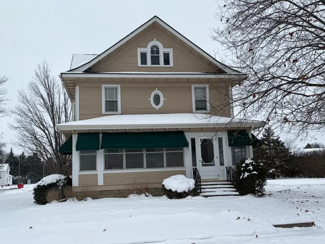 $359,900 | 200 1st Avenue Northwest, Pine Island, MN 55963