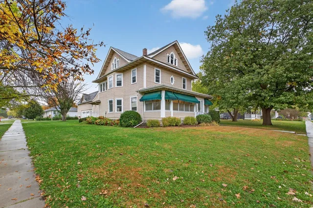 $359,900 | 200 1st Avenue Northwest, Pine Island, MN 55963