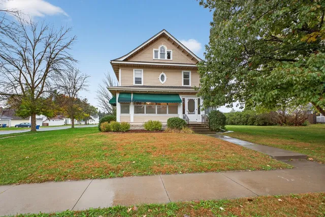 $359,900 | 200 1st Avenue Northwest, Pine Island, MN 55963