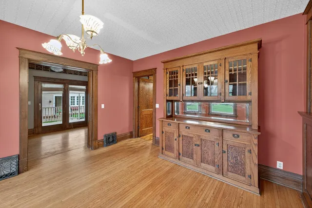 $359,900 | 200 1st Avenue Northwest, Pine Island, MN 55963