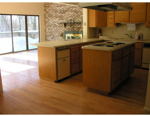 6 Standish Way Canton, MA 02021 - Photo 5 of 8 Gallery Image 5