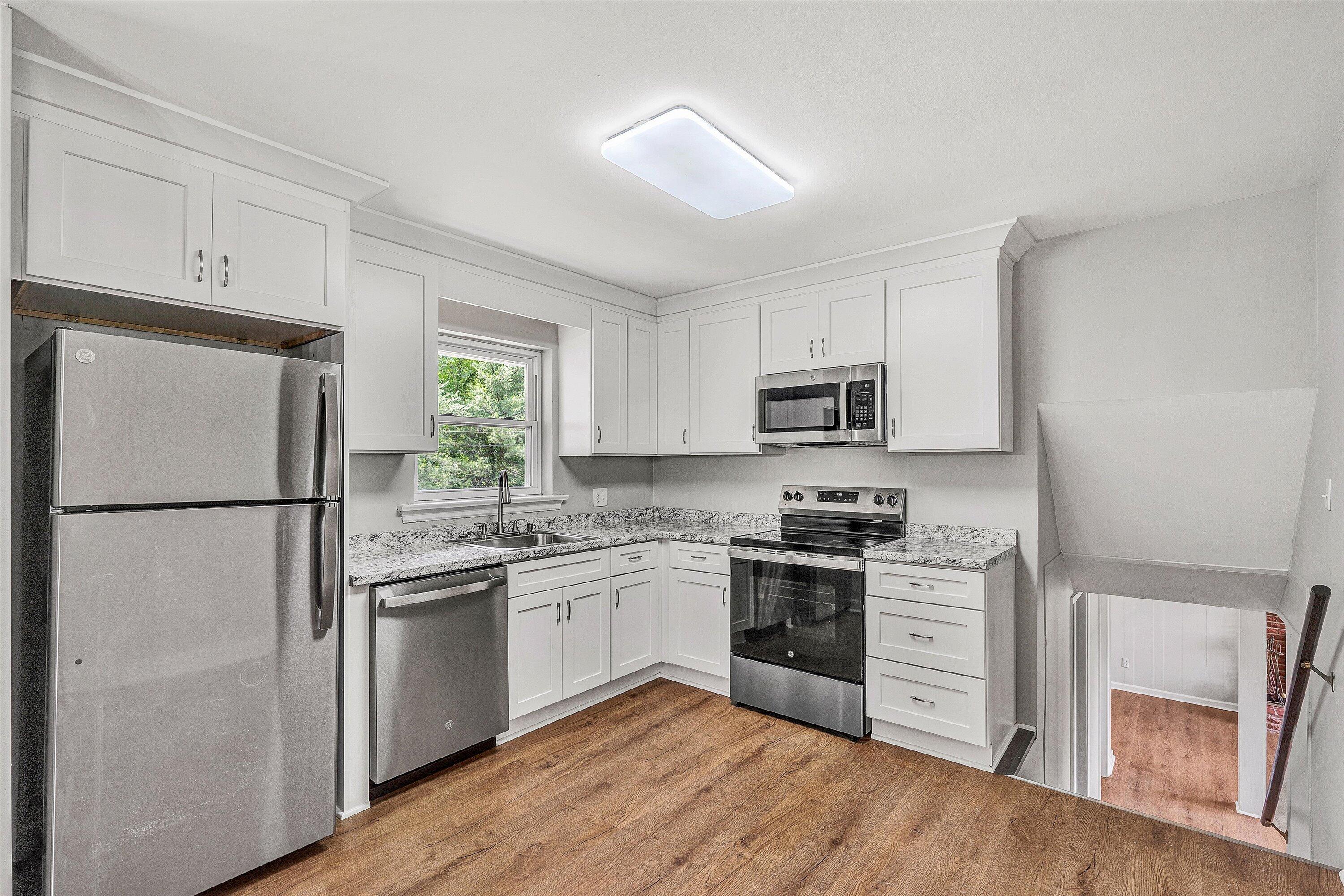 6066 Thornrose Road Roanoke, VA 24012 - Photo 12 of 32 12-DSC04012