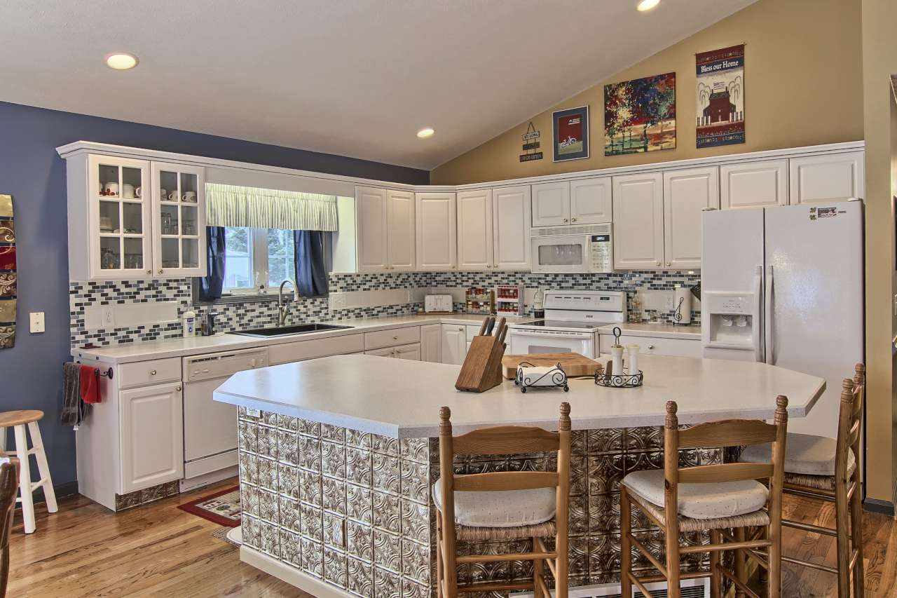 5209 Harris Road Traverse City, MI 49684 - Photo 16 of 37 1811049-15.JPG