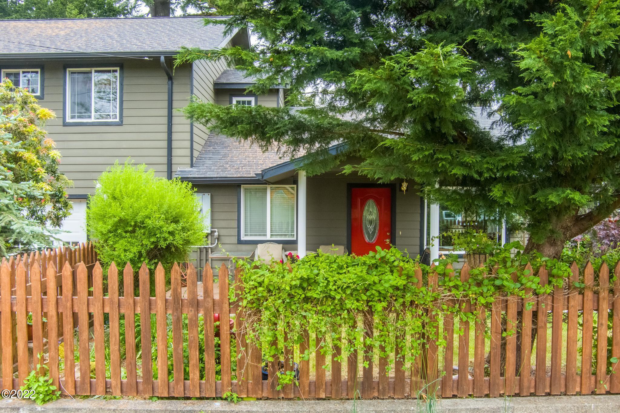 1134 Southeast River Road Toledo, OR 97391 - Photo 5 of 87 Front of home