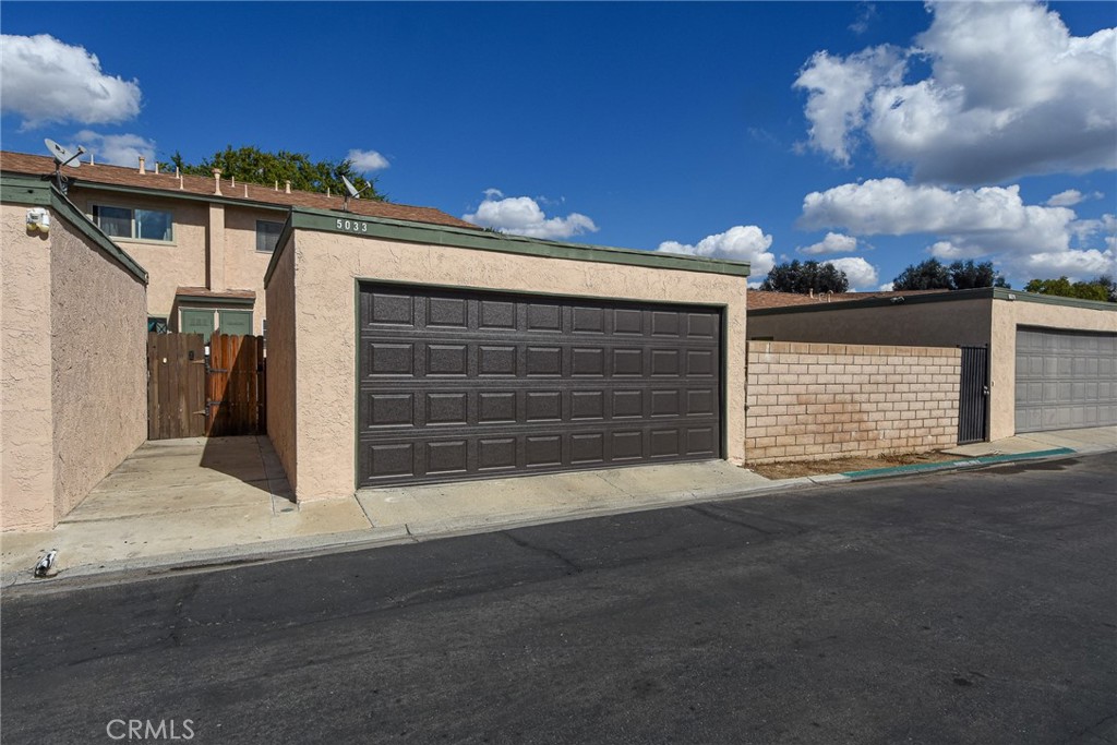 5033 Brooklawn Place Riverside, CA 92504 - Photo 2 of 18