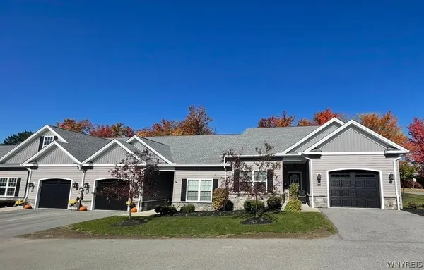 $2,850 | 5281-5287 Chestnut Ridge Road, Orchard Park, NY 14127