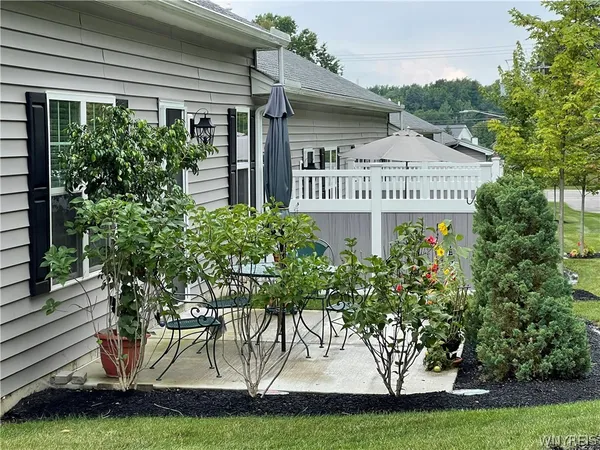 $2,850 | 5281-5287 Chestnut Ridge Road, Orchard Park, NY 14127