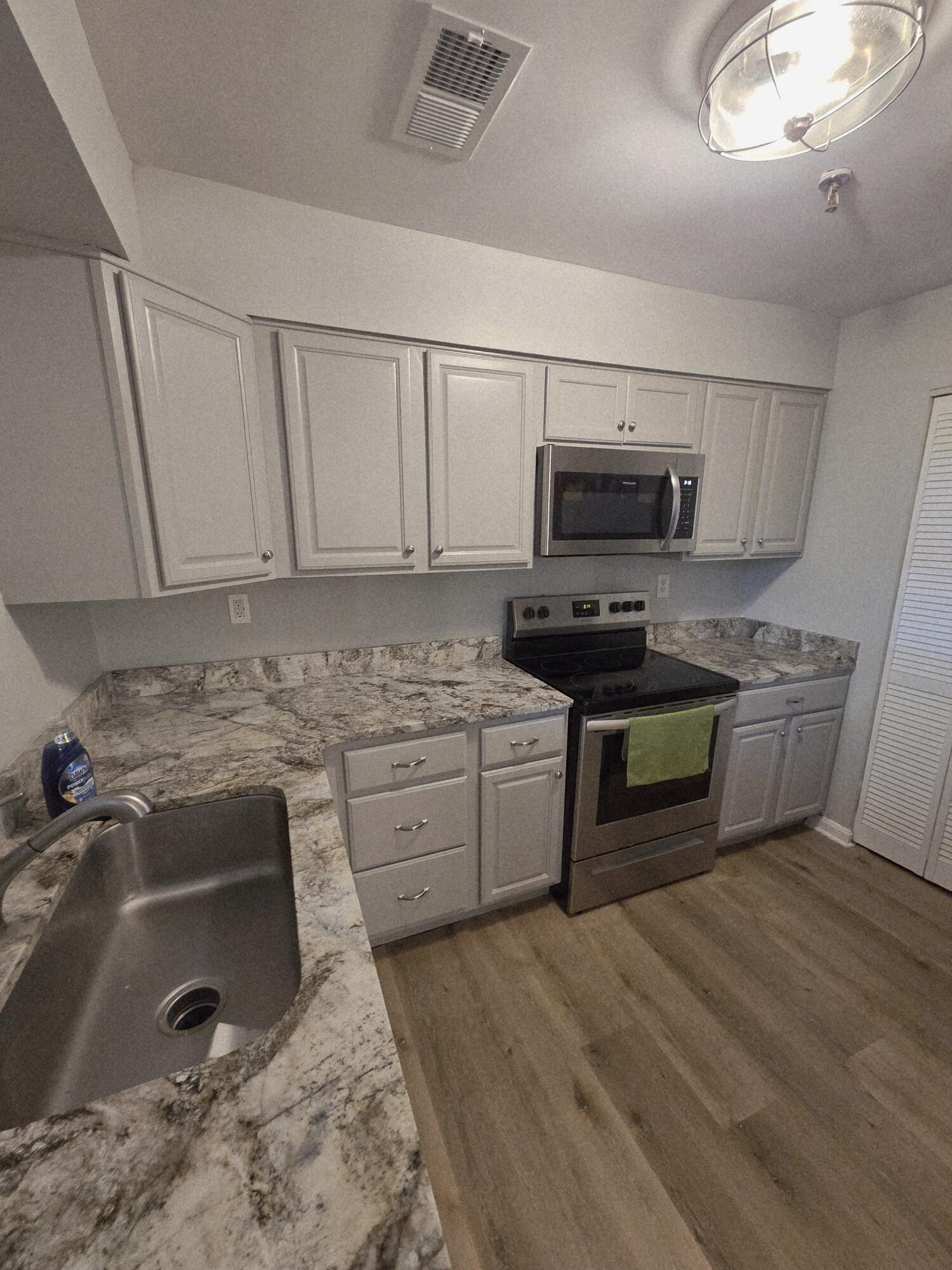 421 Redding Road, Unit 79 Lexington, KY 40517 - Photo 15 of 40 20251022_151925
