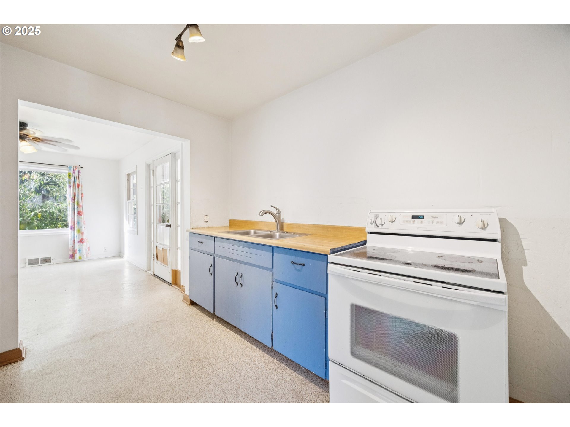 1115 Northeast 106th Avenue Portland, OR 97220 - Photo 14 of 46