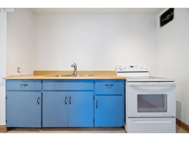 $395,000 | 1115 Northeast 106th Avenue, Portland, OR 97220