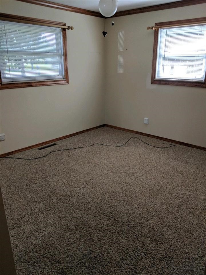 4393 North Vassar Road Flint, MI 48506 - Photo 9 of 19 21508718-8.JPG