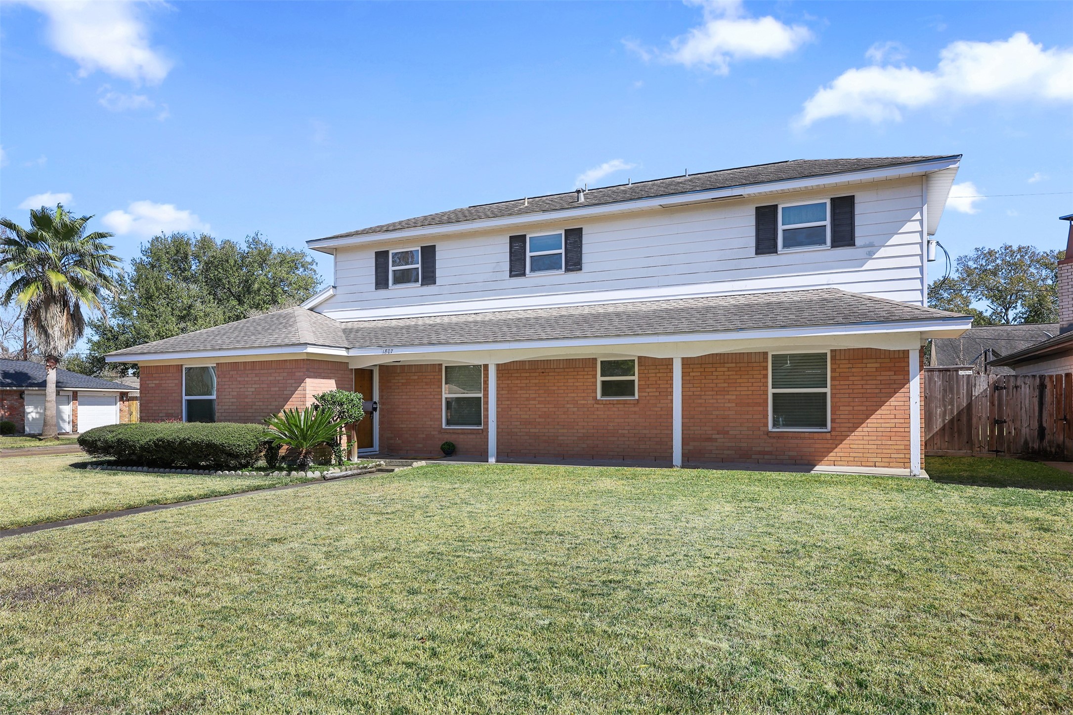 1807 Marlock Lane Pasadena, TX 77502 - Photo 4 of 30