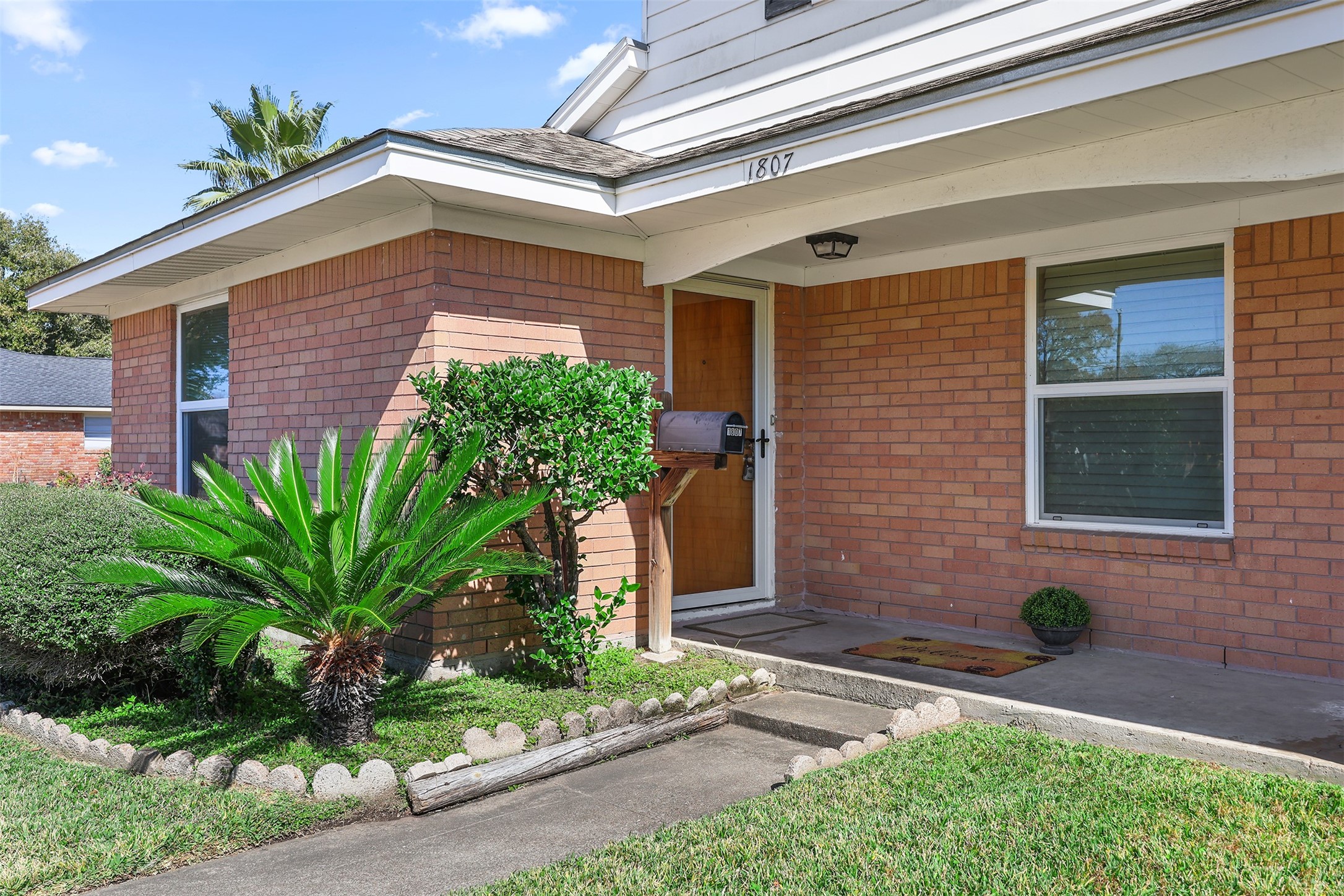 1807 Marlock Lane Pasadena, TX 77502 - Photo 5 of 30