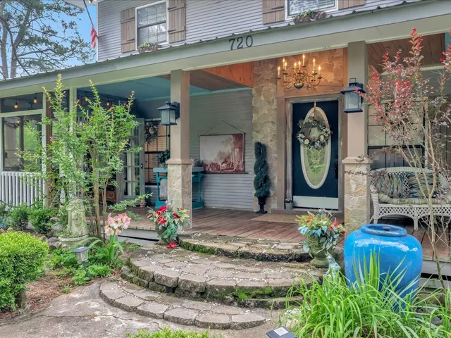 a view of building with outdoor space