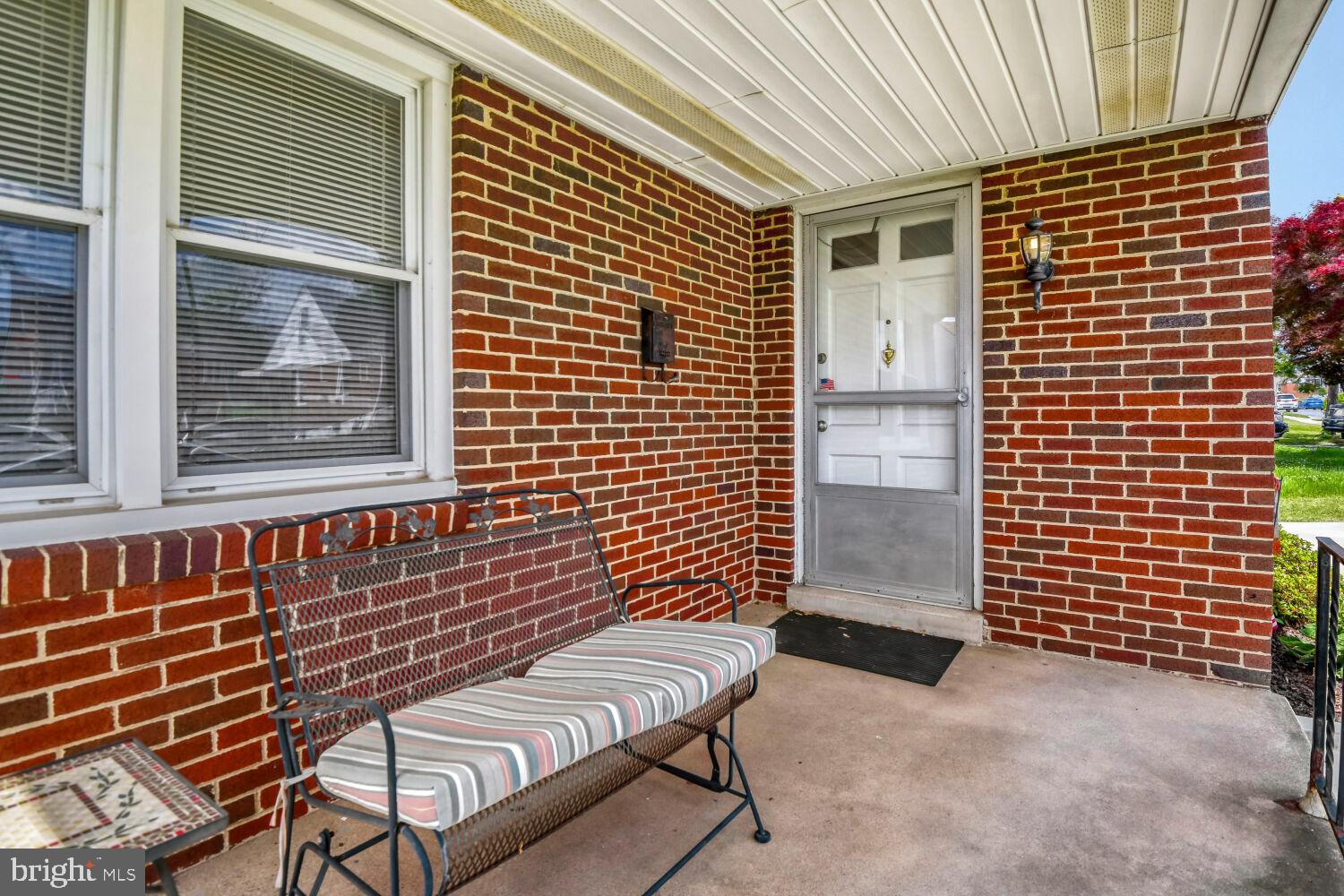 1816 Hanford Road Baltimore, MD 21237 - Photo 5 of 31