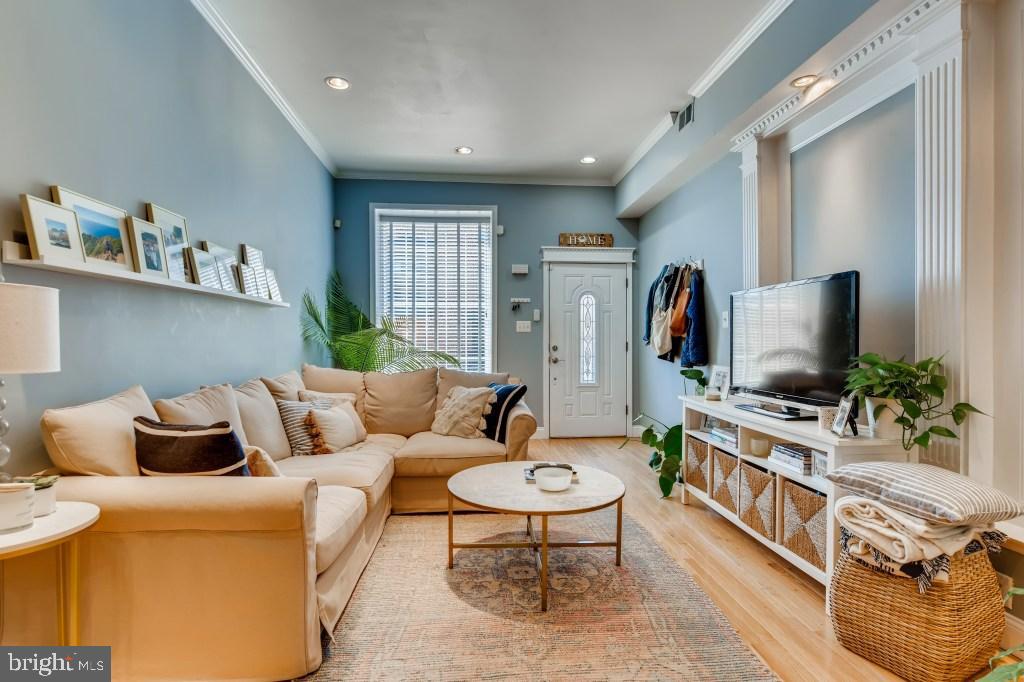 3240 Foster Avenue Baltimore, MD 21224 - Photo 3 of 25