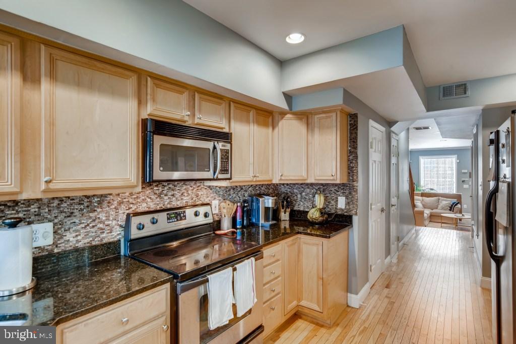 3240 Foster Avenue Baltimore, MD 21224 - Photo 7 of 25