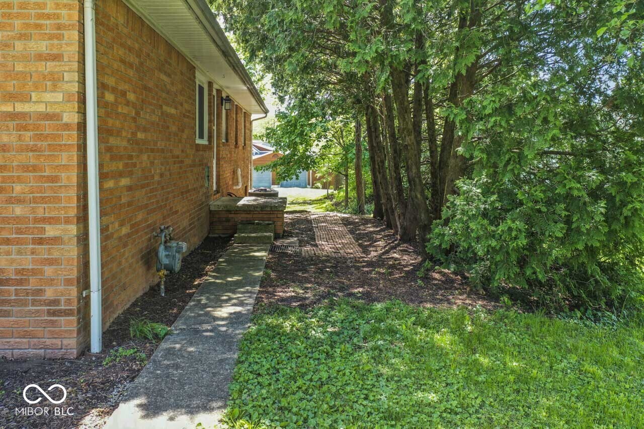 219 West Taylor Street Pendleton, IN 46064 - Photo 33 of 35