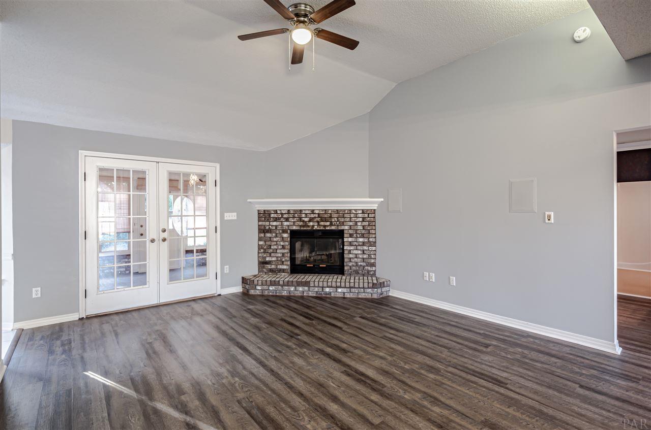 2423 Valley Road Navarre, FL 32566 - Photo 7 of 34