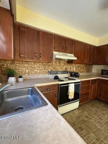 $239,900 | 148 Williamsburg Court, Albany, NY 12203