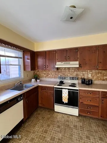$239,900 | 148 Williamsburg Court, Albany, NY 12203
