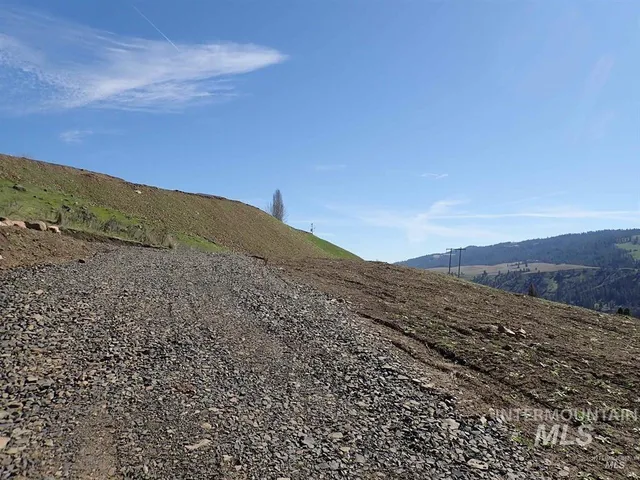 $119,900 | 34245 Grandview Lane, Lenore, ID 83541