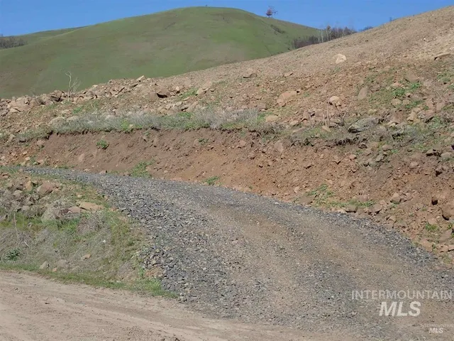 $119,900 | 34245 Grandview Lane, Lenore, ID 83541