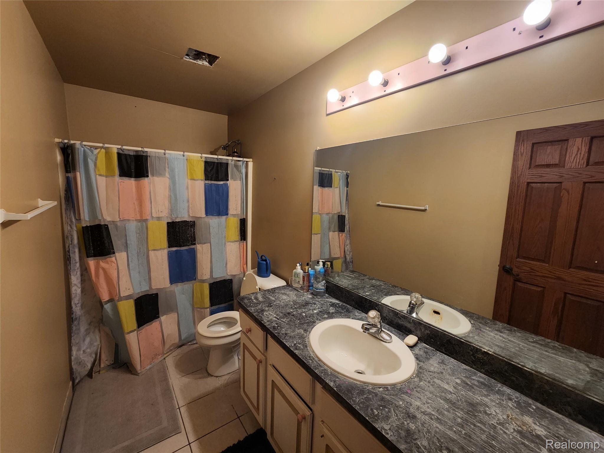 313 Cherry Lane Inkster, MI 48141 - Photo 26 of 32 20220523_190655.jpg