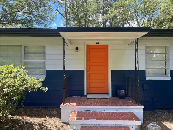 $3,200 | 3035 West University Avenue, Gainesville, FL 32607