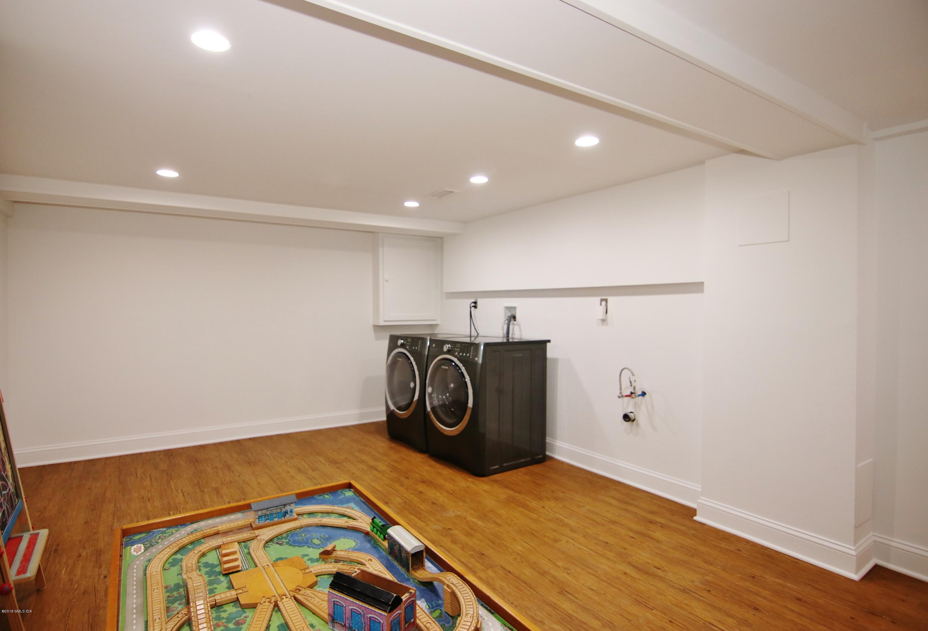 9 Bonwit Road Riverside, CT 06878 - Photo 23 of 29 a view of a storage in a room