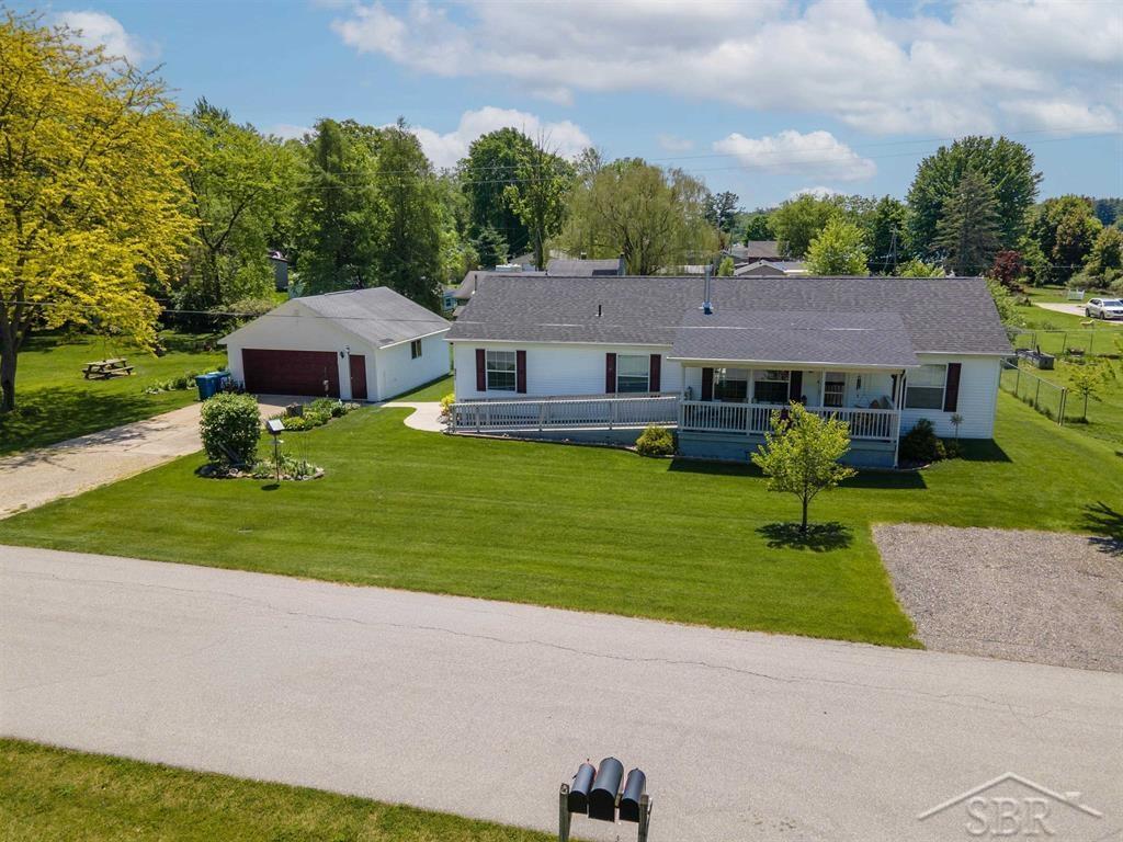 531 West Myrtle Road Sanford, MI 48657 - Photo 1 of 50