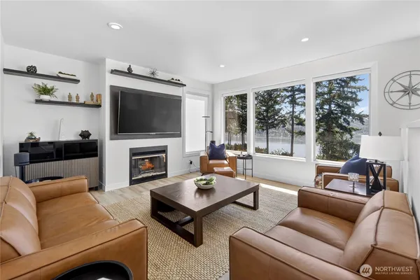 $7,000 | 3107 199th Avenue Southeast, Sammamish, WA 98075